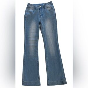 NWOT Junior distressed bootcut jeans size XS